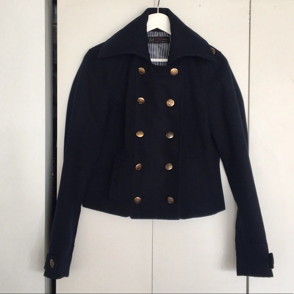 Gorgeous navy peacoat